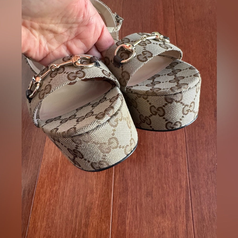 Gucci Horsebit GG Logo Canvas Platform Wedge Sandals Eu 39.5 US 10  ( 1/2 Big) - Picture 6 of 12